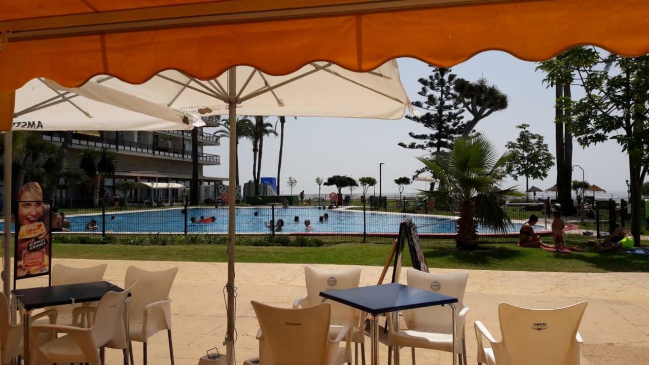 Sea Front Studio With Spacious Balcony Santa Clara Τορρεμολίνος Εξωτερικό φωτογραφία