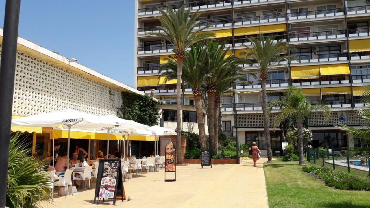Sea Front Studio With Spacious Balcony Santa Clara Τορρεμολίνος Εξωτερικό φωτογραφία